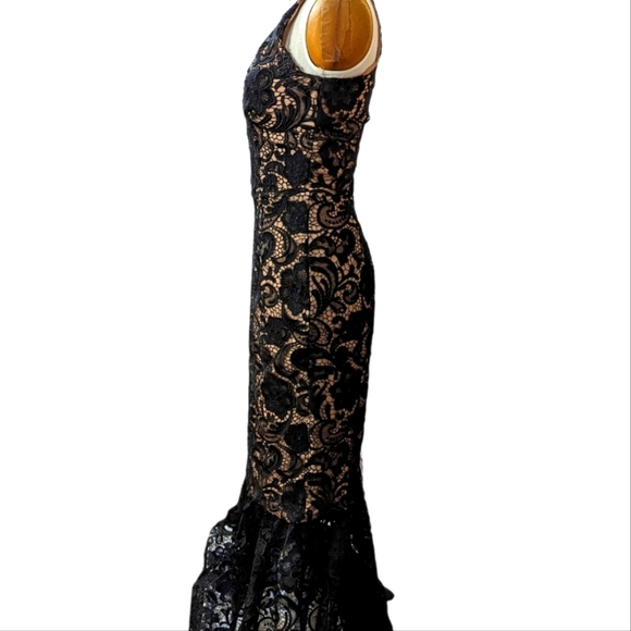 DRESS THE POPULATION SOPHIA CROCHET LACE MERMAID BLACK...Size Medium - Picture 6 of 9